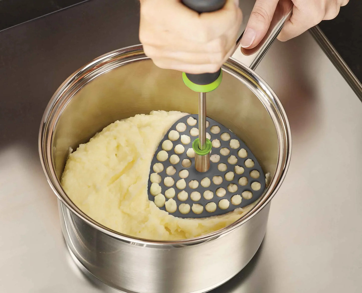 Presse-purée pliable Delta™ Joseph Joseph – Compact, Pratique, Design Gris